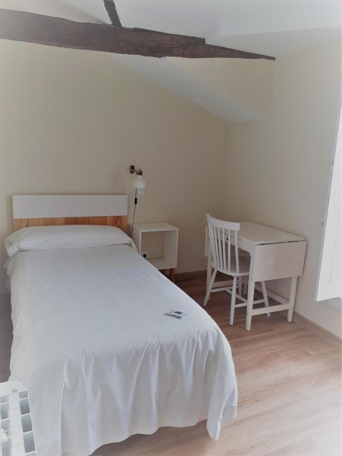 Hostal Lierganes Fluviarium Rooms מראה חיצוני תמונה