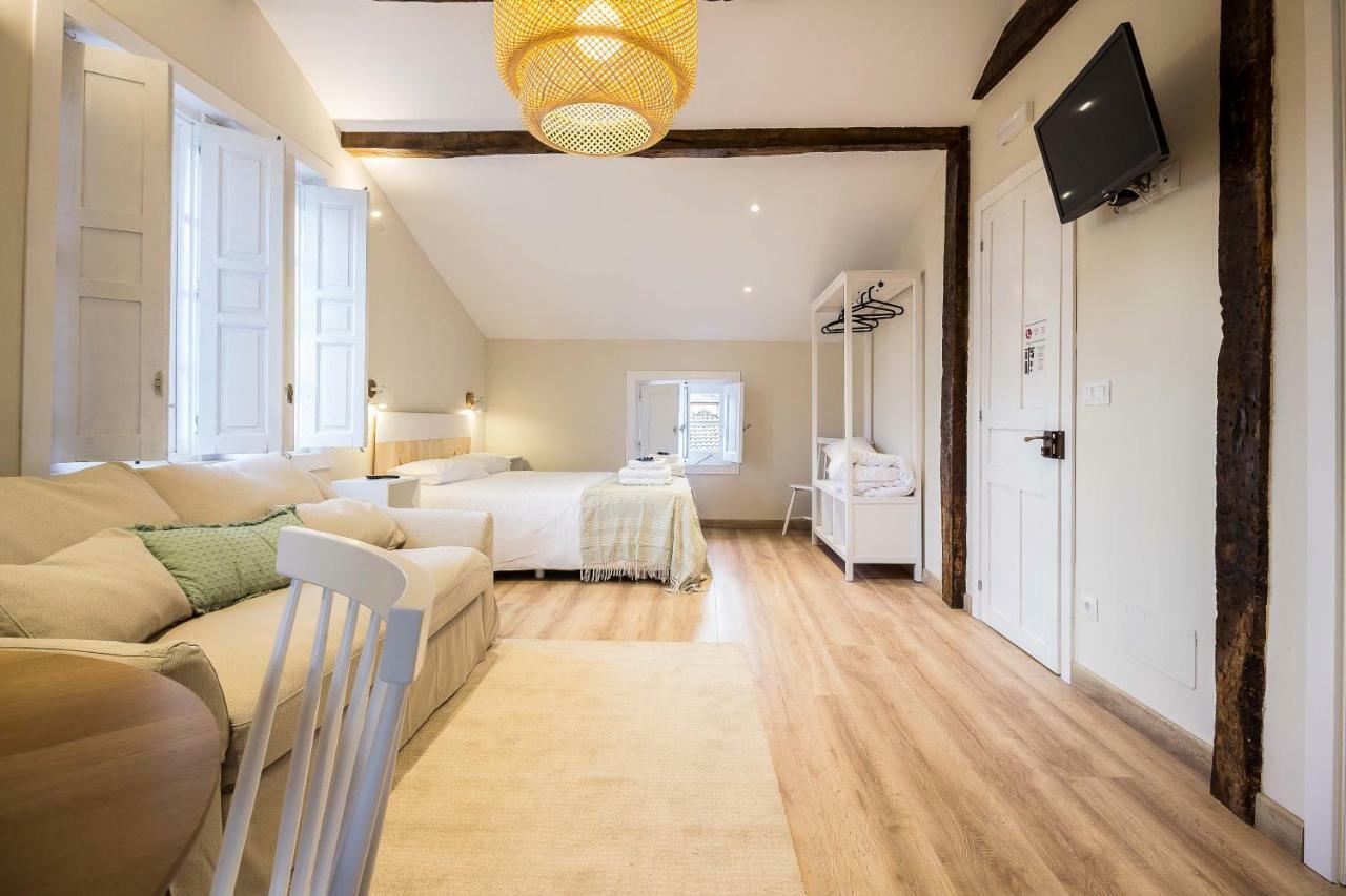 Hostal Lierganes Fluviarium Rooms מראה חיצוני תמונה